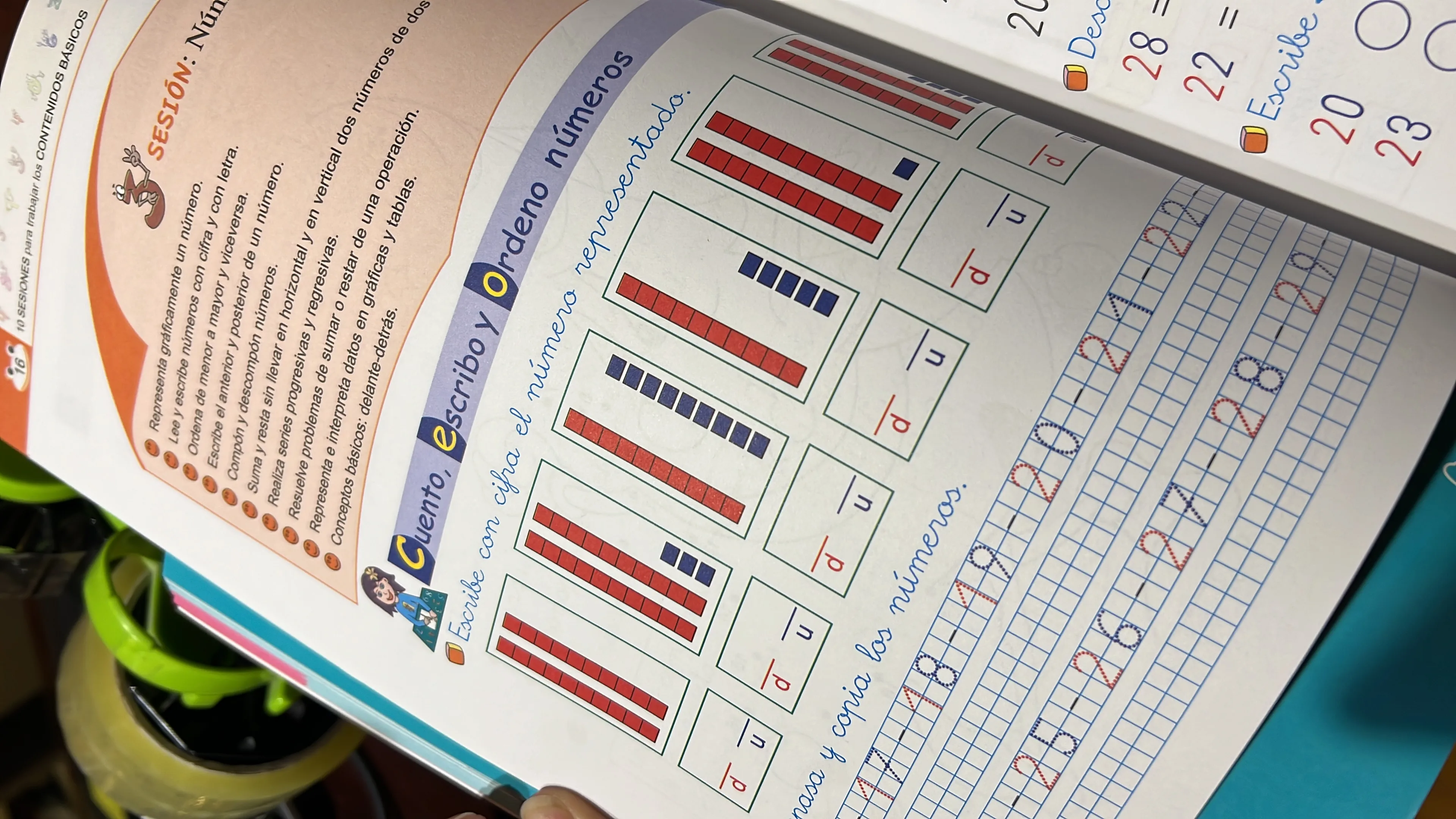 Cuadernillo de matemática con representación de números