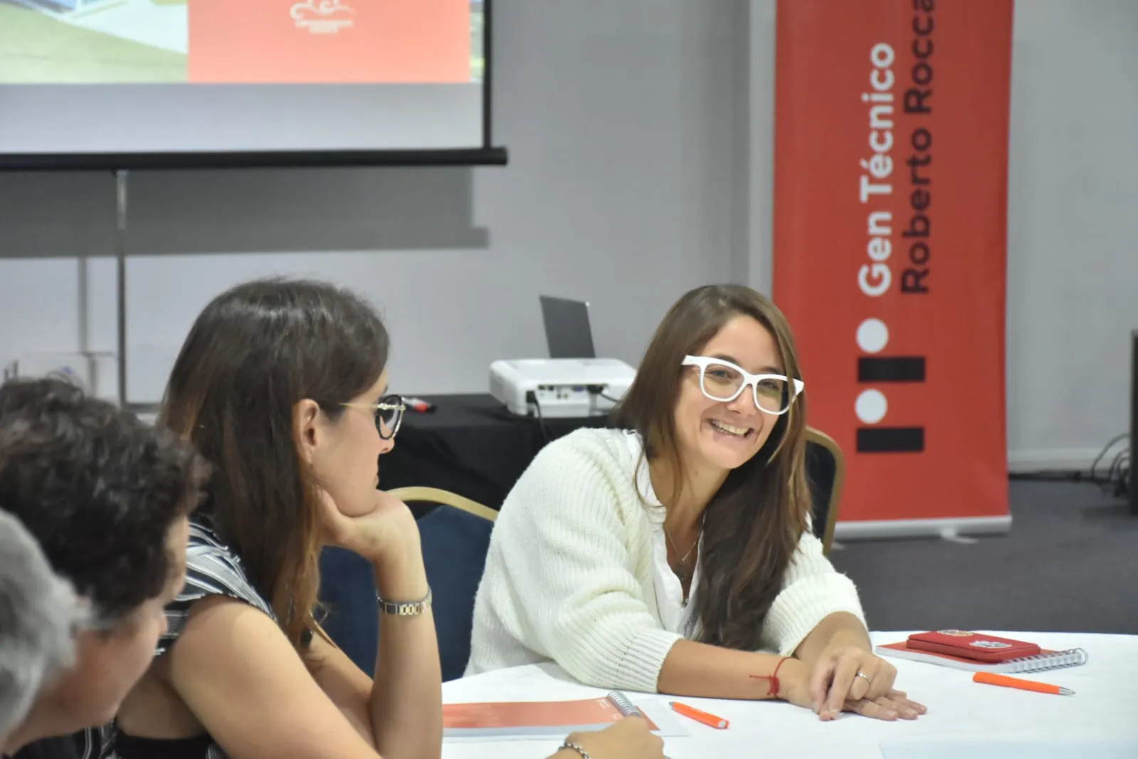 Docentes participando de una propuesta de Empoderamiento Docente
